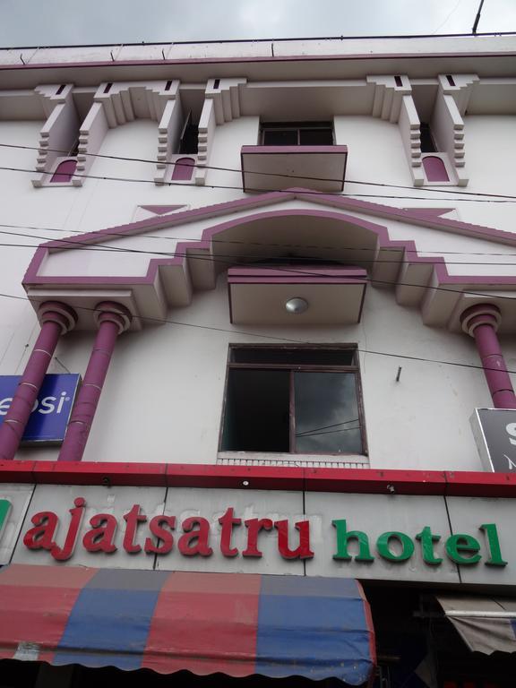 Ajatsatru Hotel Gaya Extérieur photo