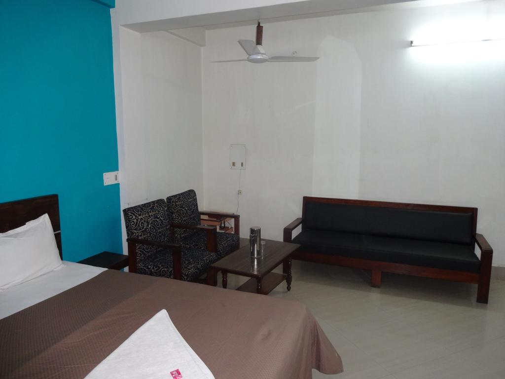 Ajatsatru Hotel Gaya Chambre photo